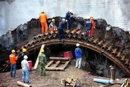 岢岚隧道钢花管支护案例